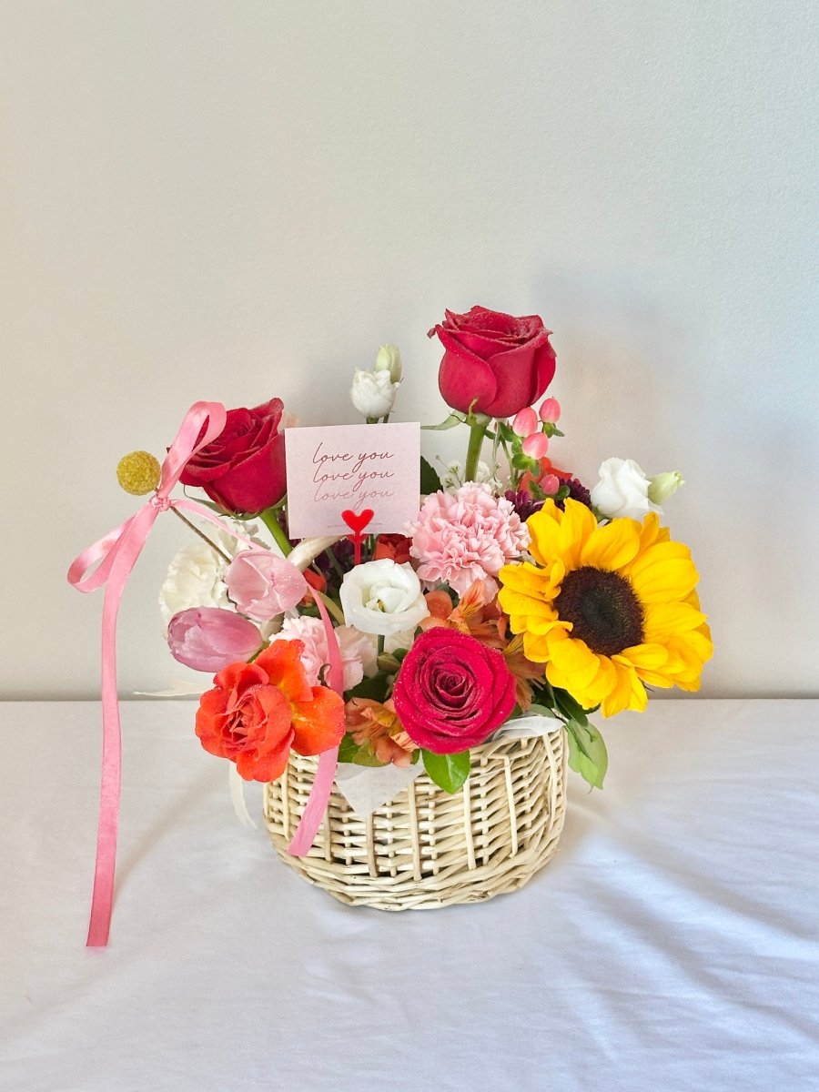 Spring Garden Mother's Day Basket – NYC Flower Delivery - NYC Bouquet Delivery